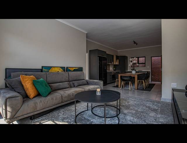 3 BEDROOM TOWNHOUSE FOR SALE IN FAERIE GLEN
